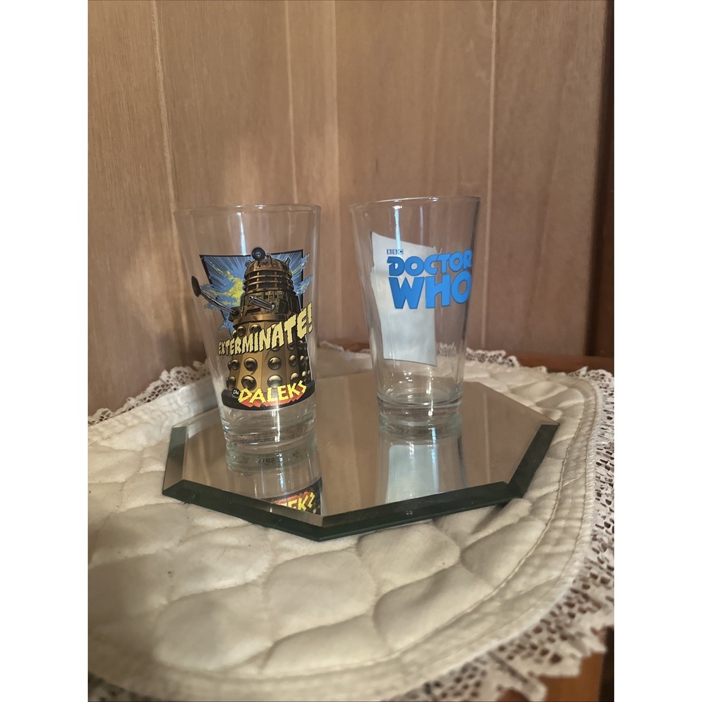 Set of 2‎ DOCTOR WHO Collectible Glasses BBC 1996
